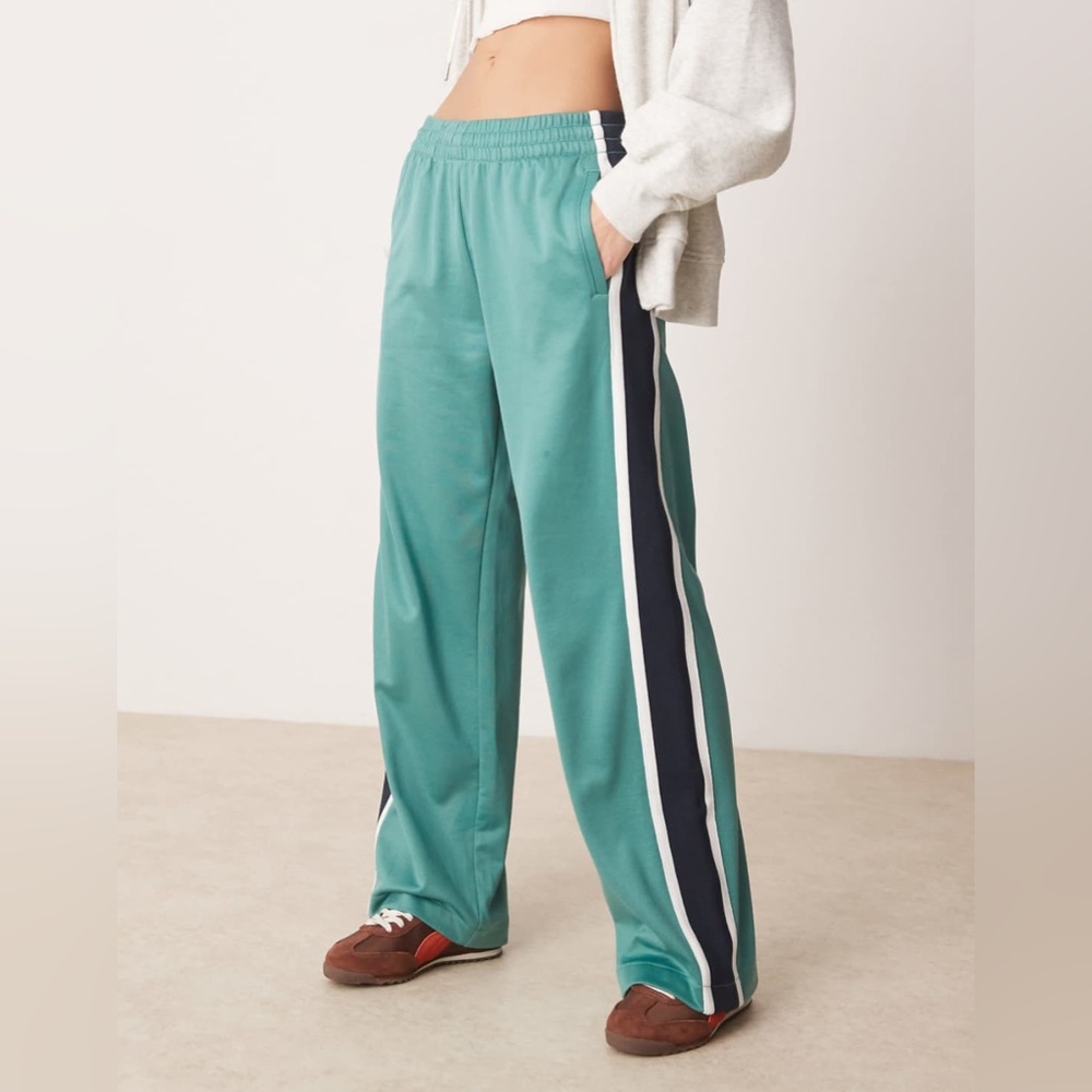 NEW Abercrombie SOLD OUT Women's Teal Relaxed Fit Sweats with Stripe - Size XXL